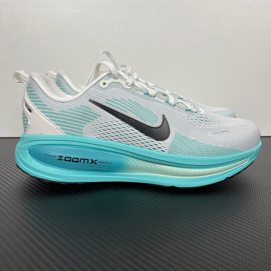 Vomero 18 White/Blue