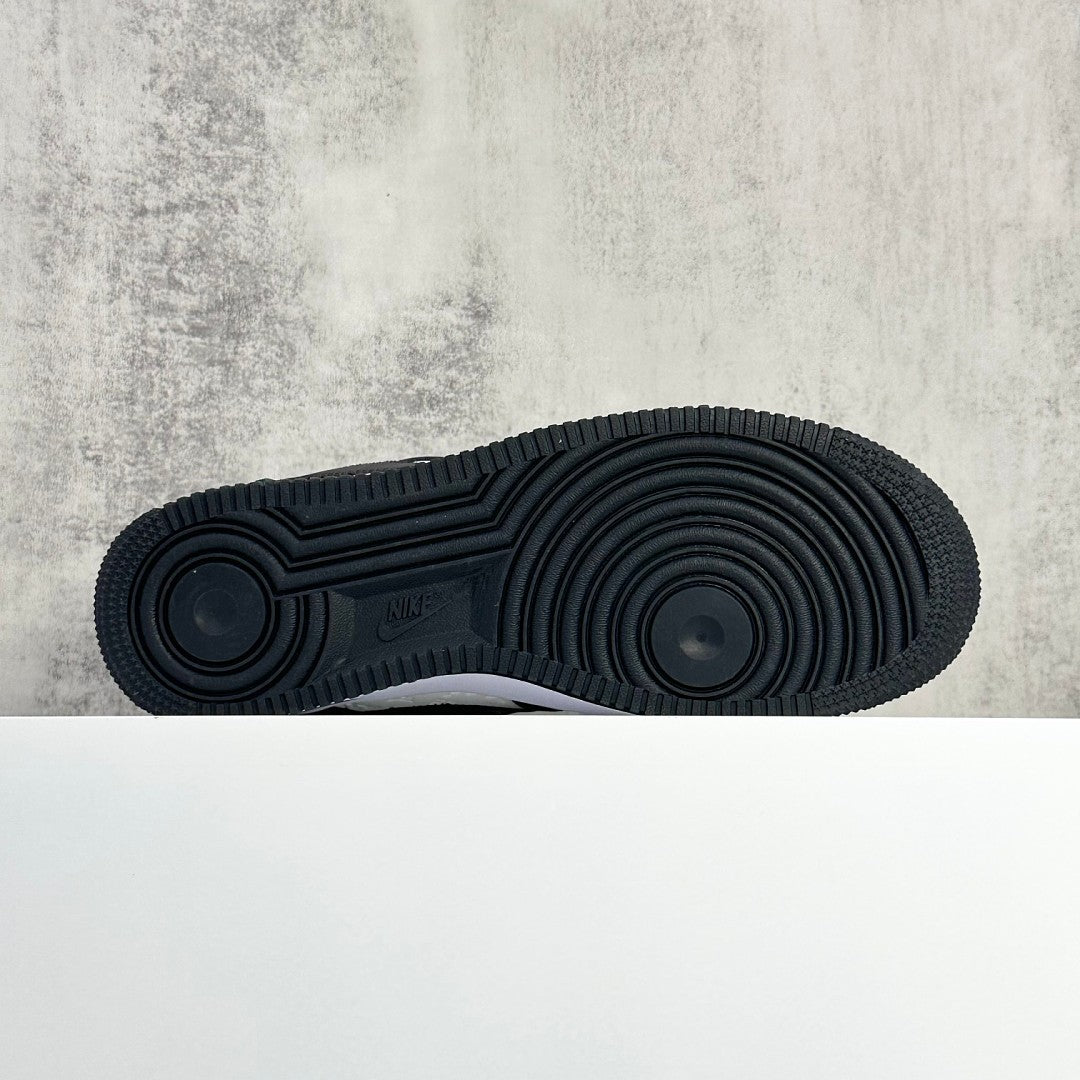 AF1 x LV Black
