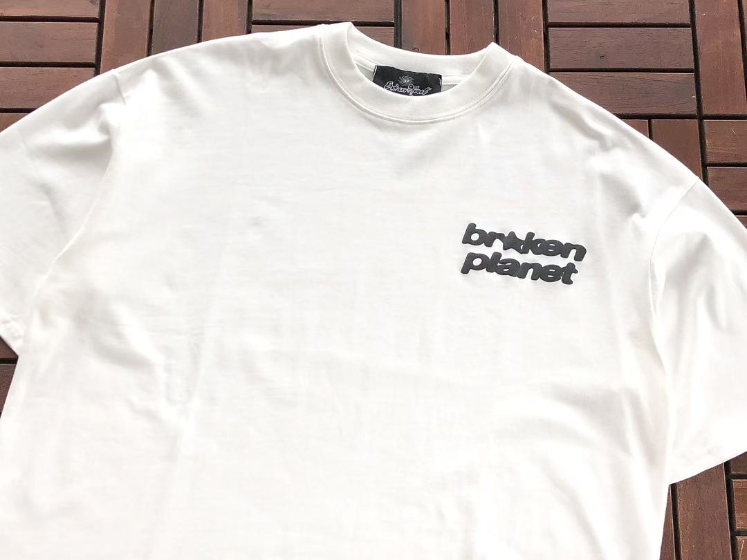 T-Shirt Broken Planet