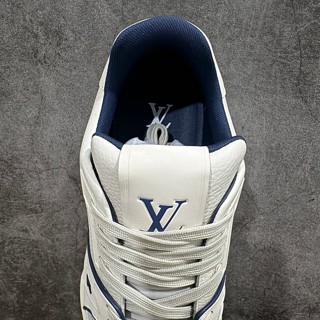 Trainer White and Blue