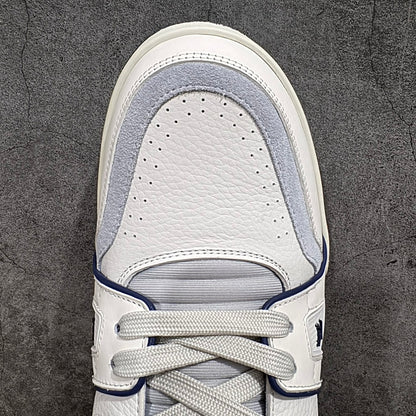 Trainer White and Blue