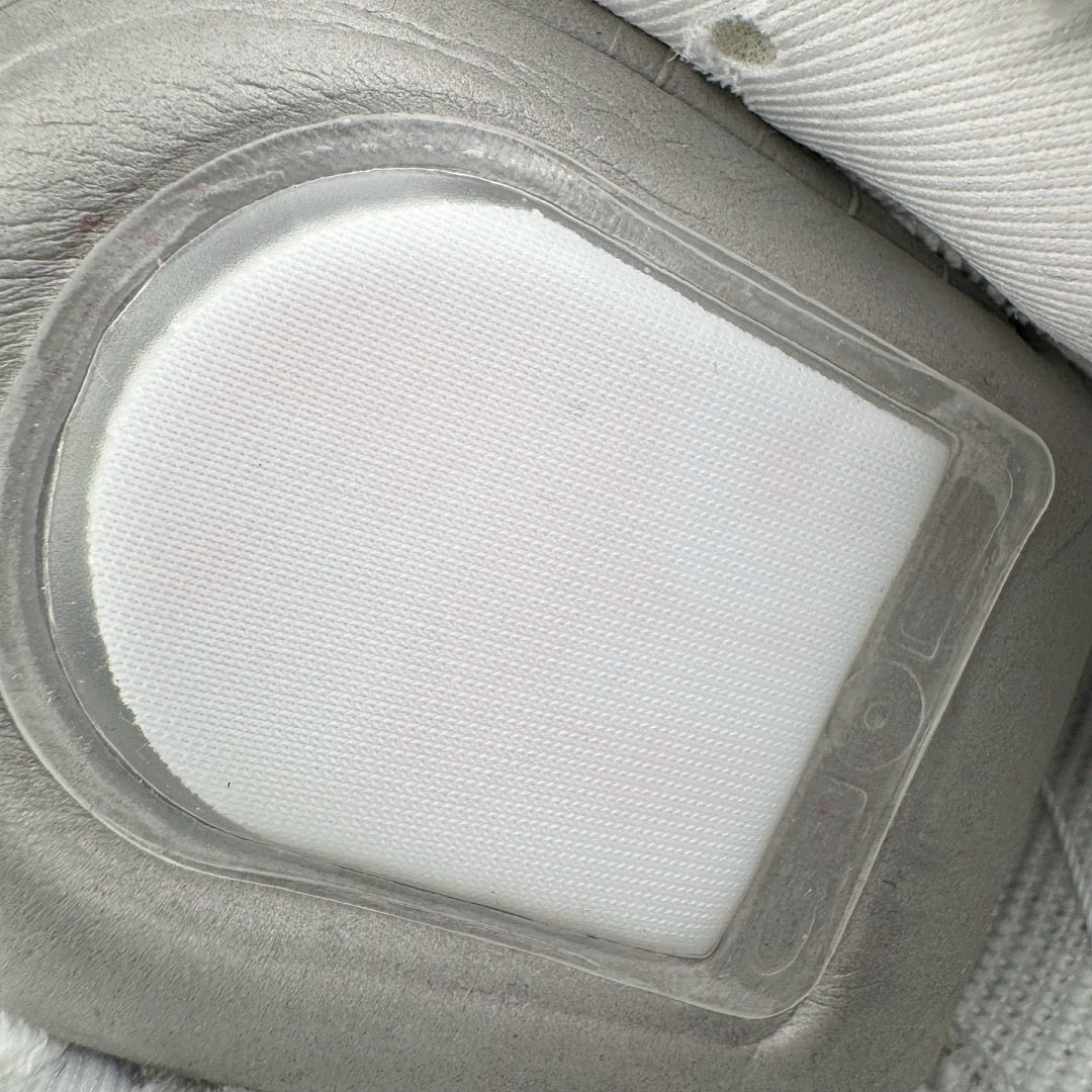 Dunk SB Supreme 94 White Metallic Silver