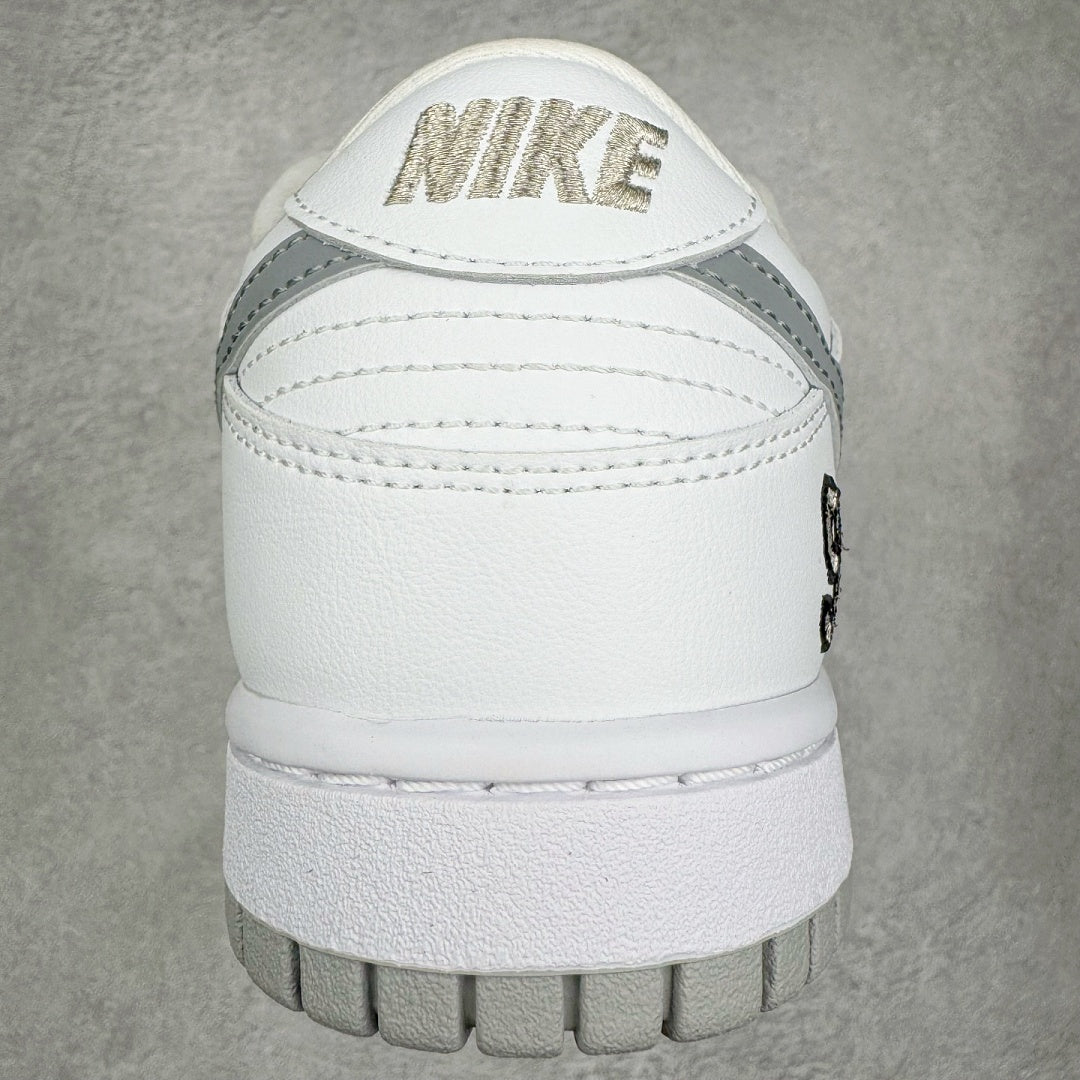 Dunk SB Supreme 94 White Metallic Silver