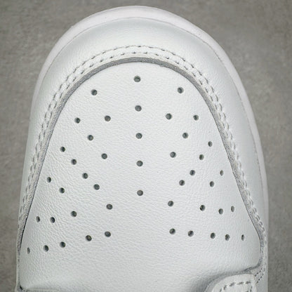 Dunk SB Supreme 94 White Metallic Silver