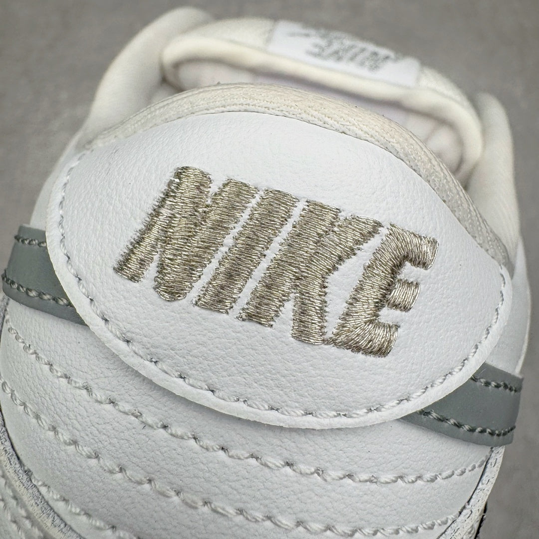 Dunk SB Supreme 94 White Metallic Silver
