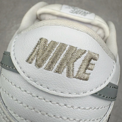 Dunk SB Supreme 94 White Metallic Silver