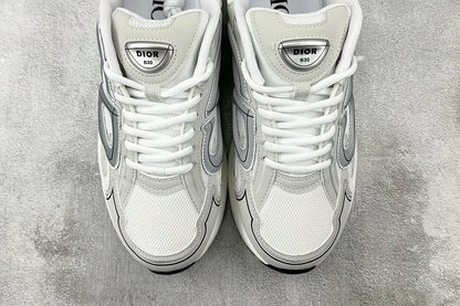 CD B30 Grey and White