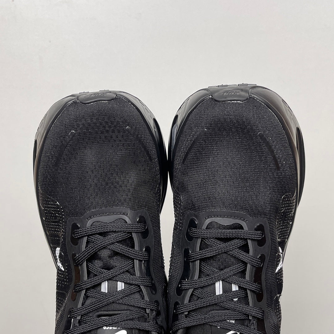 Vomero Premium Black