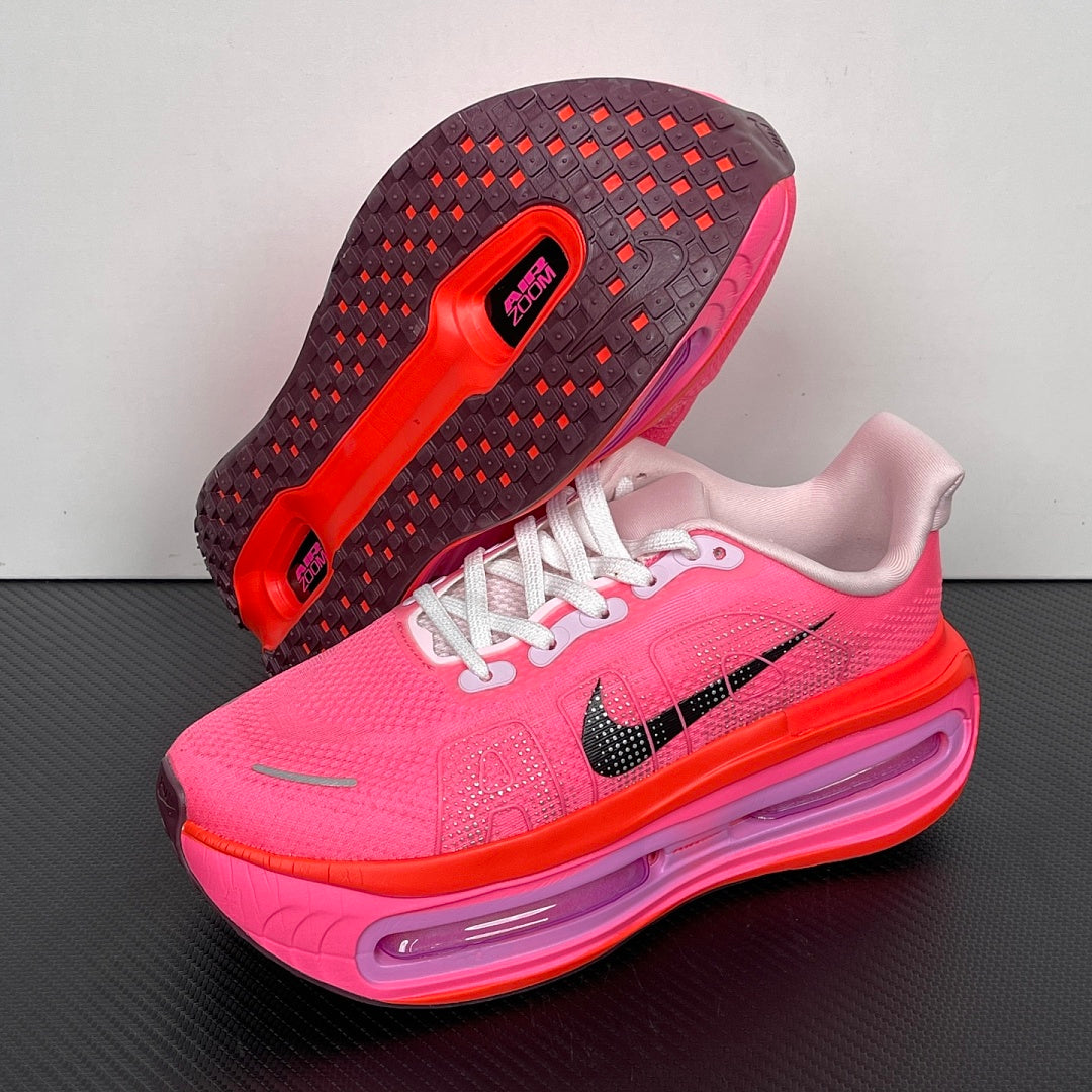 Vomero Plus Hyper Pink