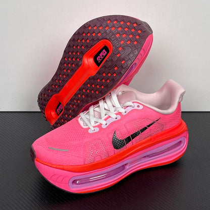 Vomero Plus Hyper Pink