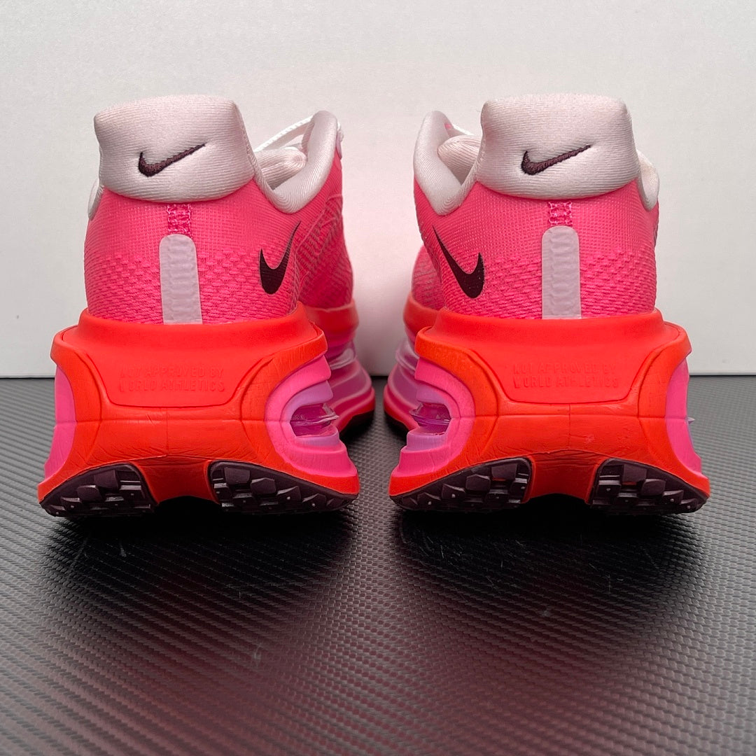 Vomero Plus Hyper Pink