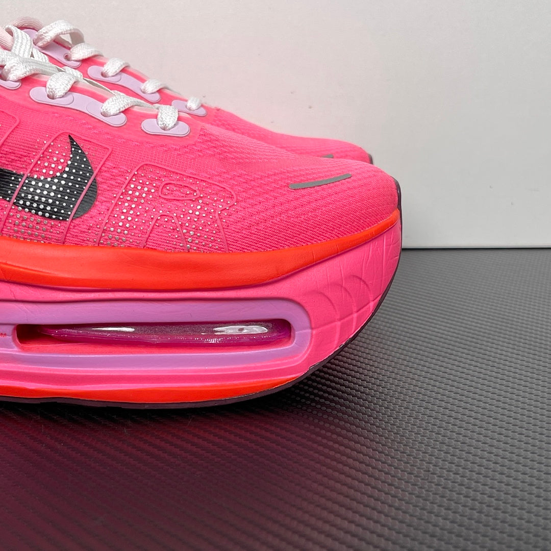 Vomero Plus Hyper Pink