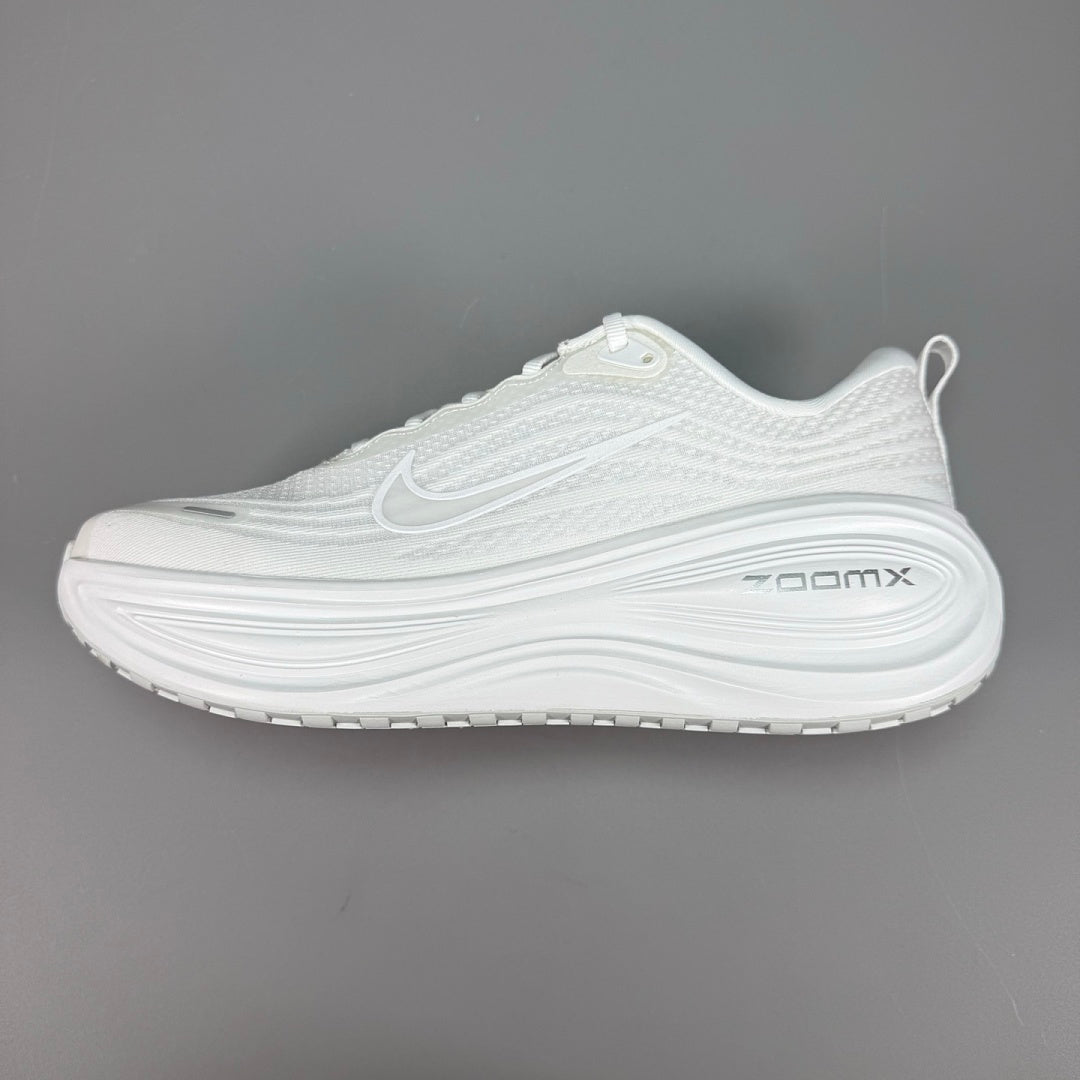 Vomero Plus White Summit