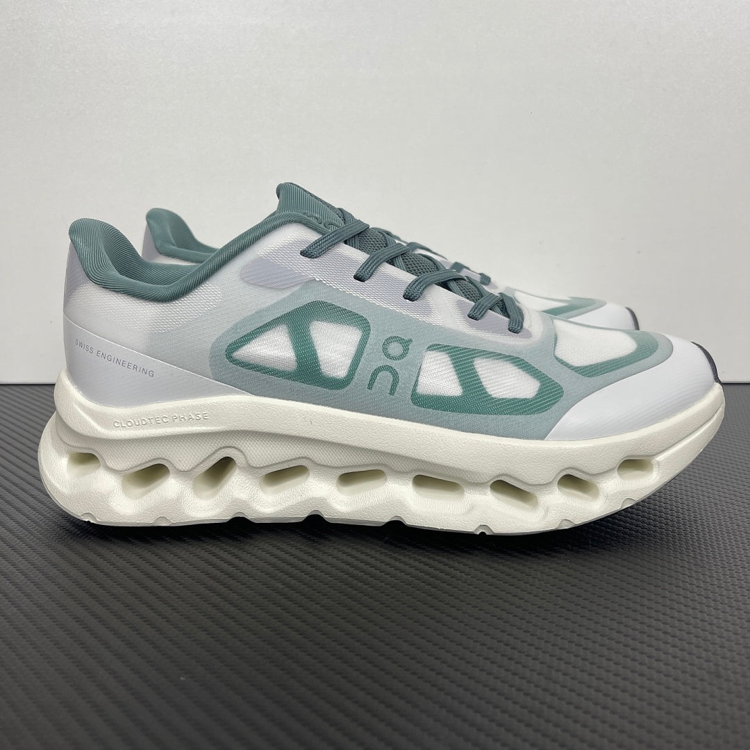 On Running Cloudtilt Remix White Grey