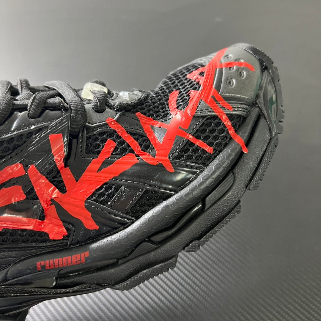 BLG Runner 7.0 Graffiti - Black Red