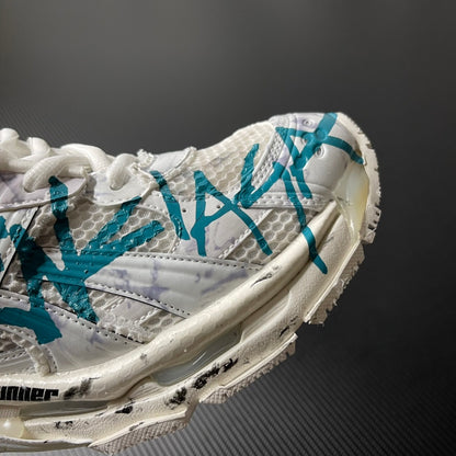 BLG Runner Graffiti White Blue