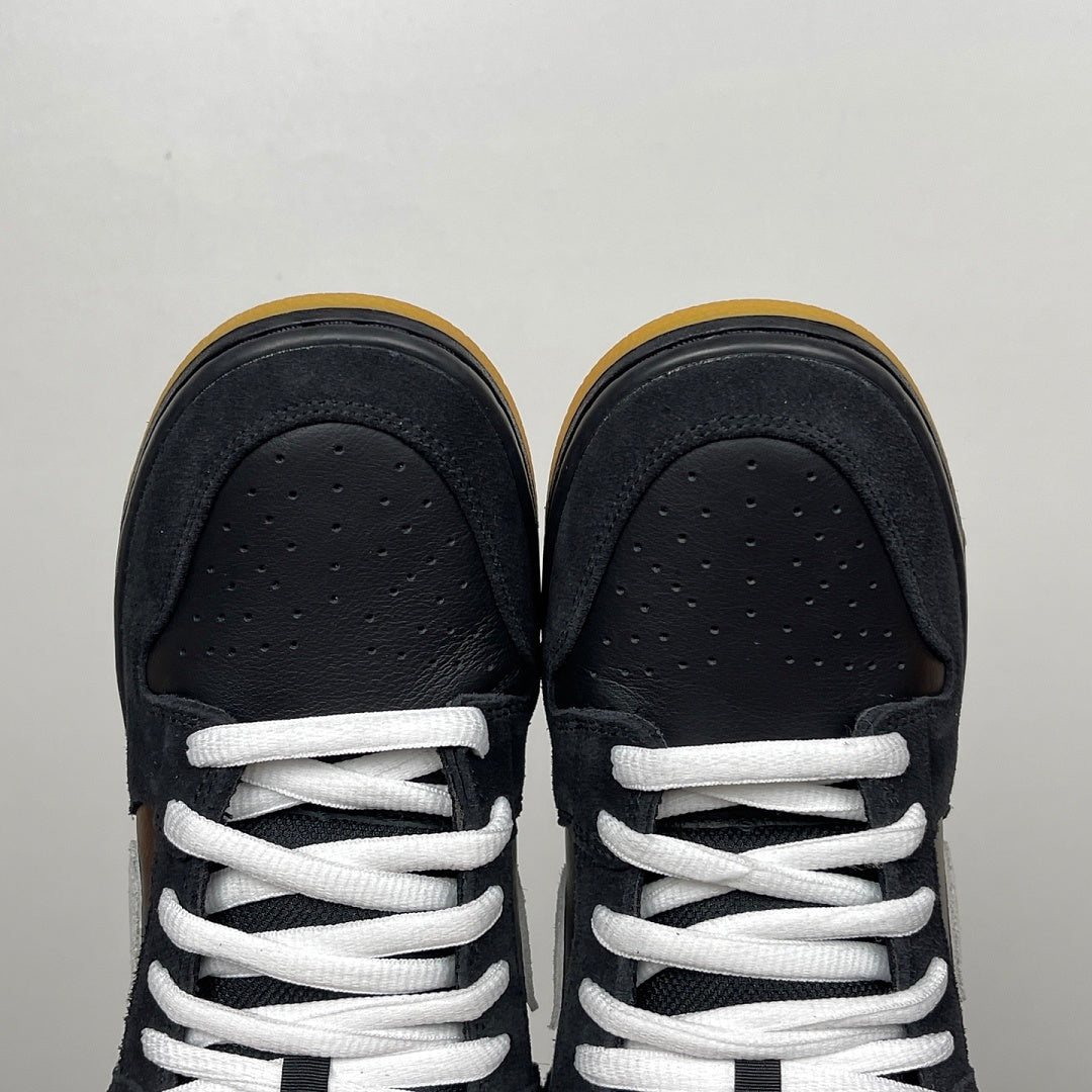 Dunk SB Black And White