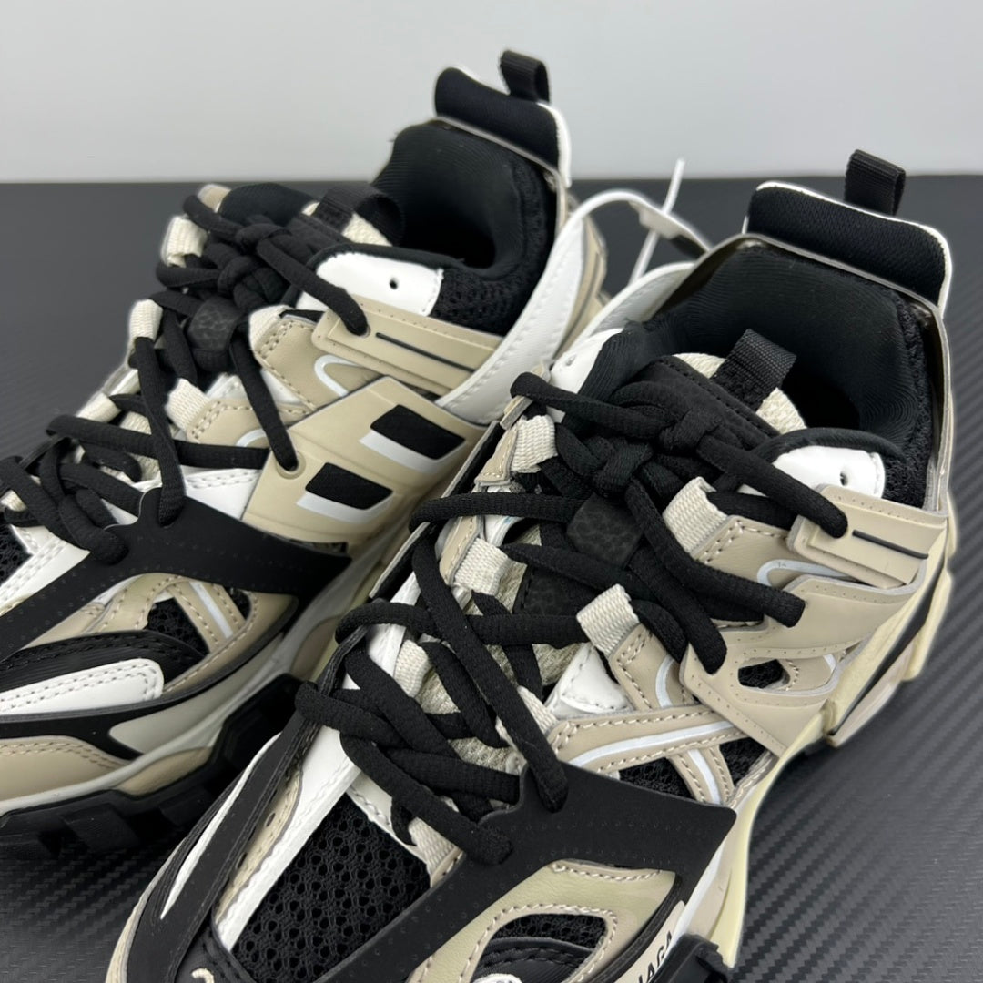 BLG Track Beige Black