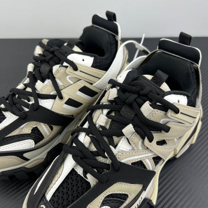 BLG Track Beige Black