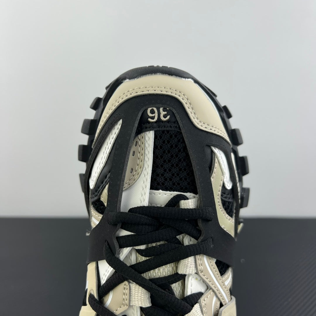 BLG Track Beige Black