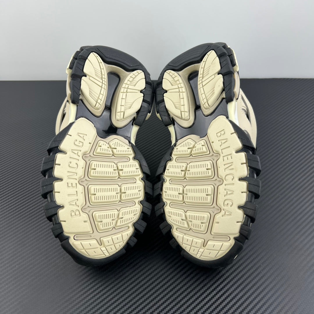 BLG Track Beige Black