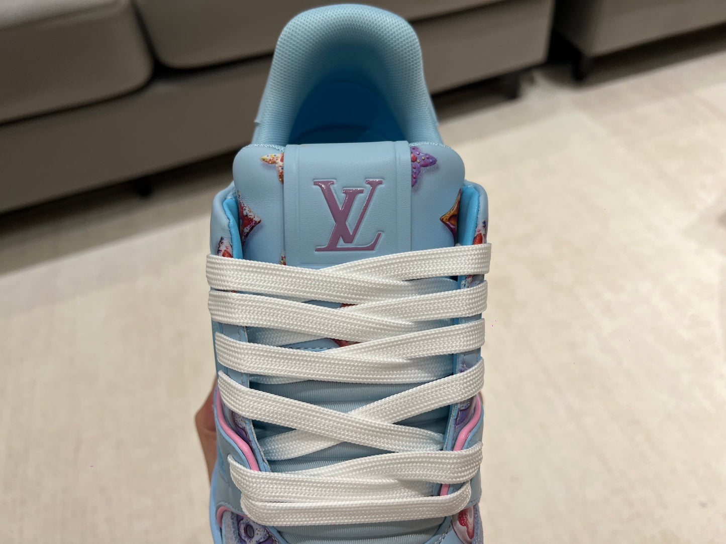 Trainer Blue