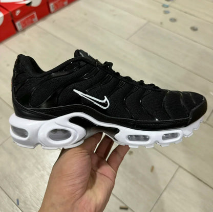 Air Max TN Black and White