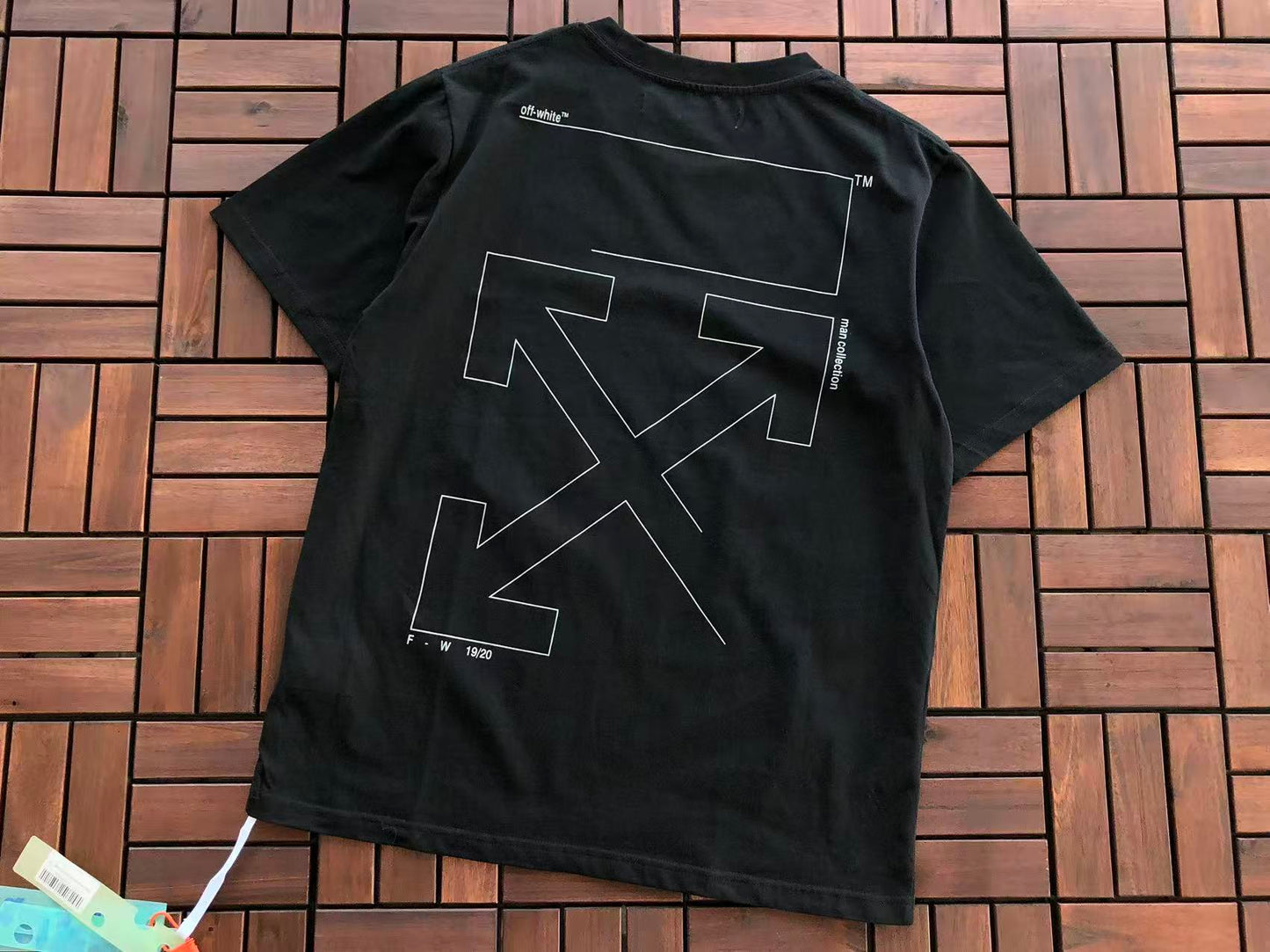 T-shirt Off
