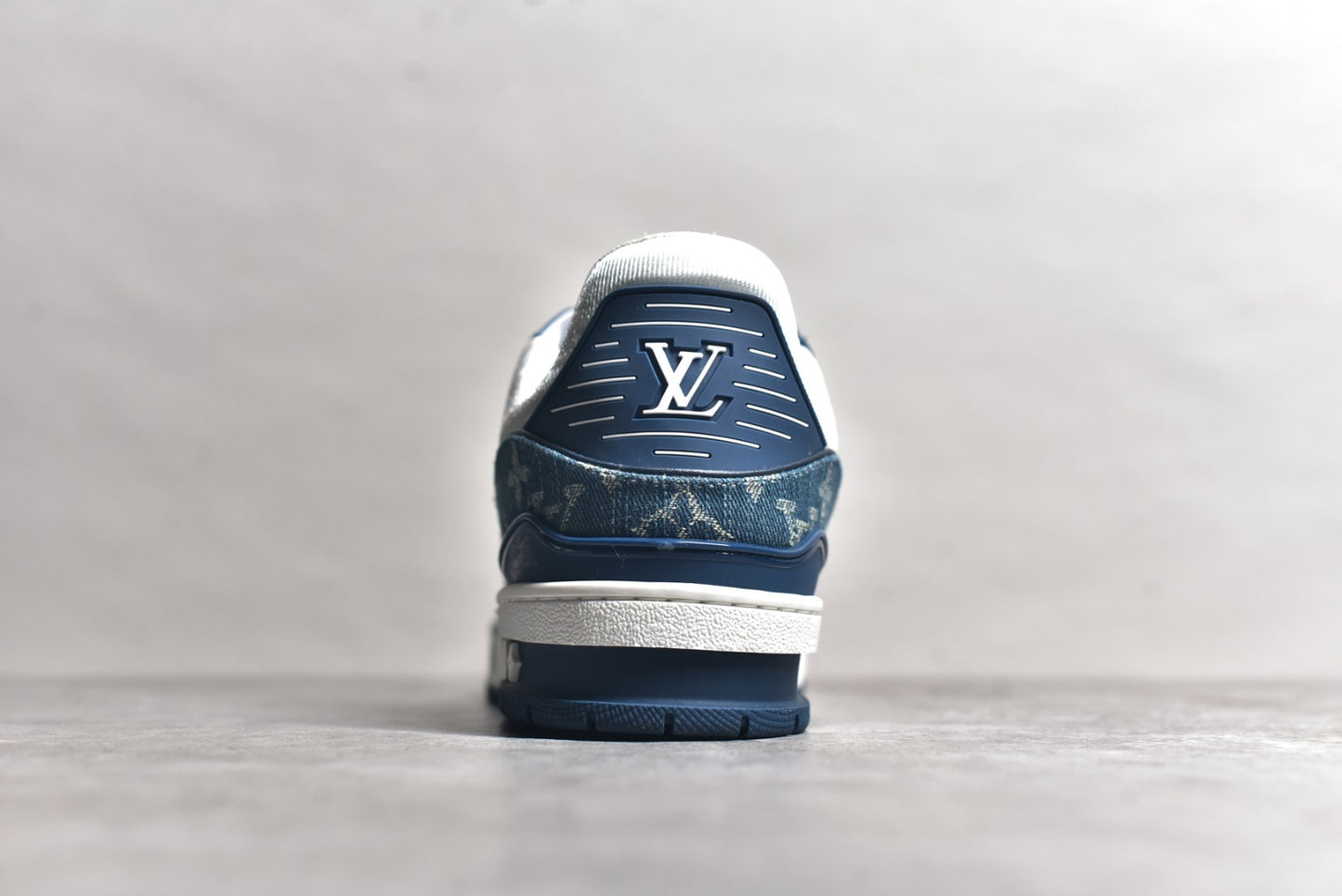 Trainer White and Blue