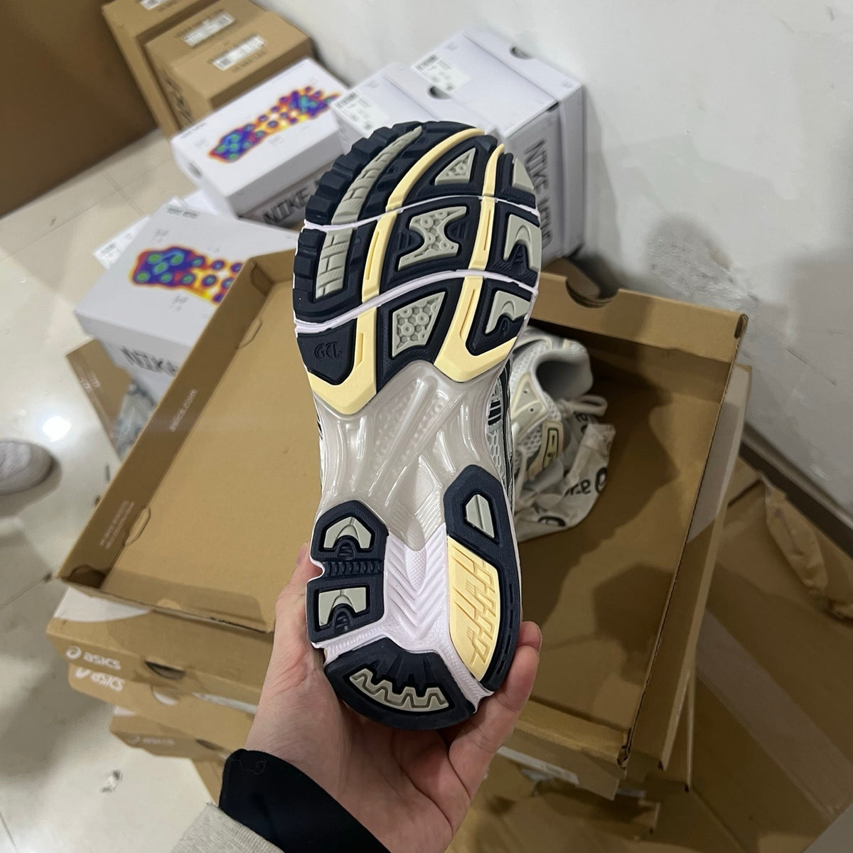 Kayano 14 Bege White Black