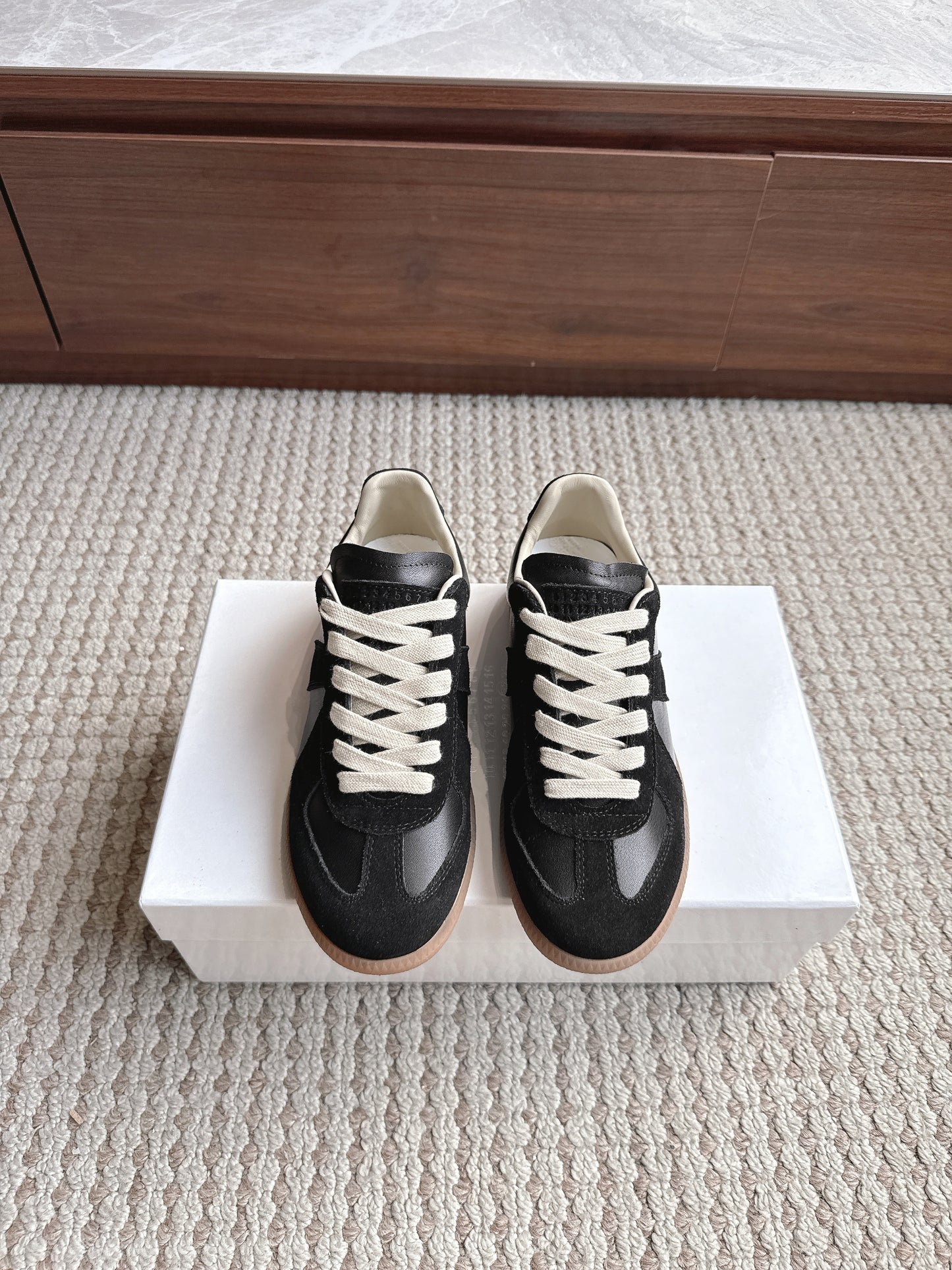 Maison  Brown Gum Sole