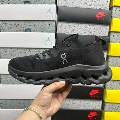 Cloudtilt Loewe Black
