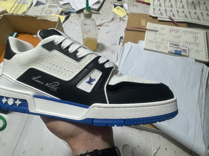 Trainer White and Blue