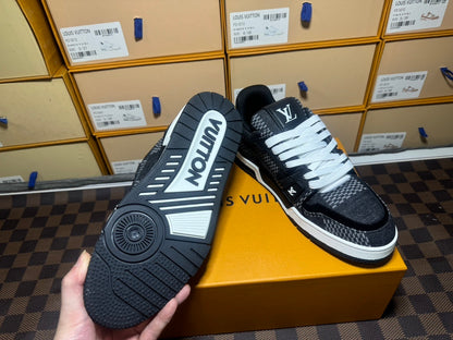 Trainer Black