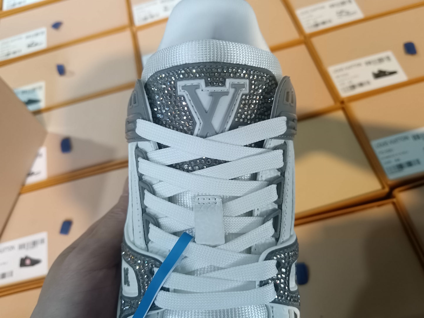Trainer Grey Crystal