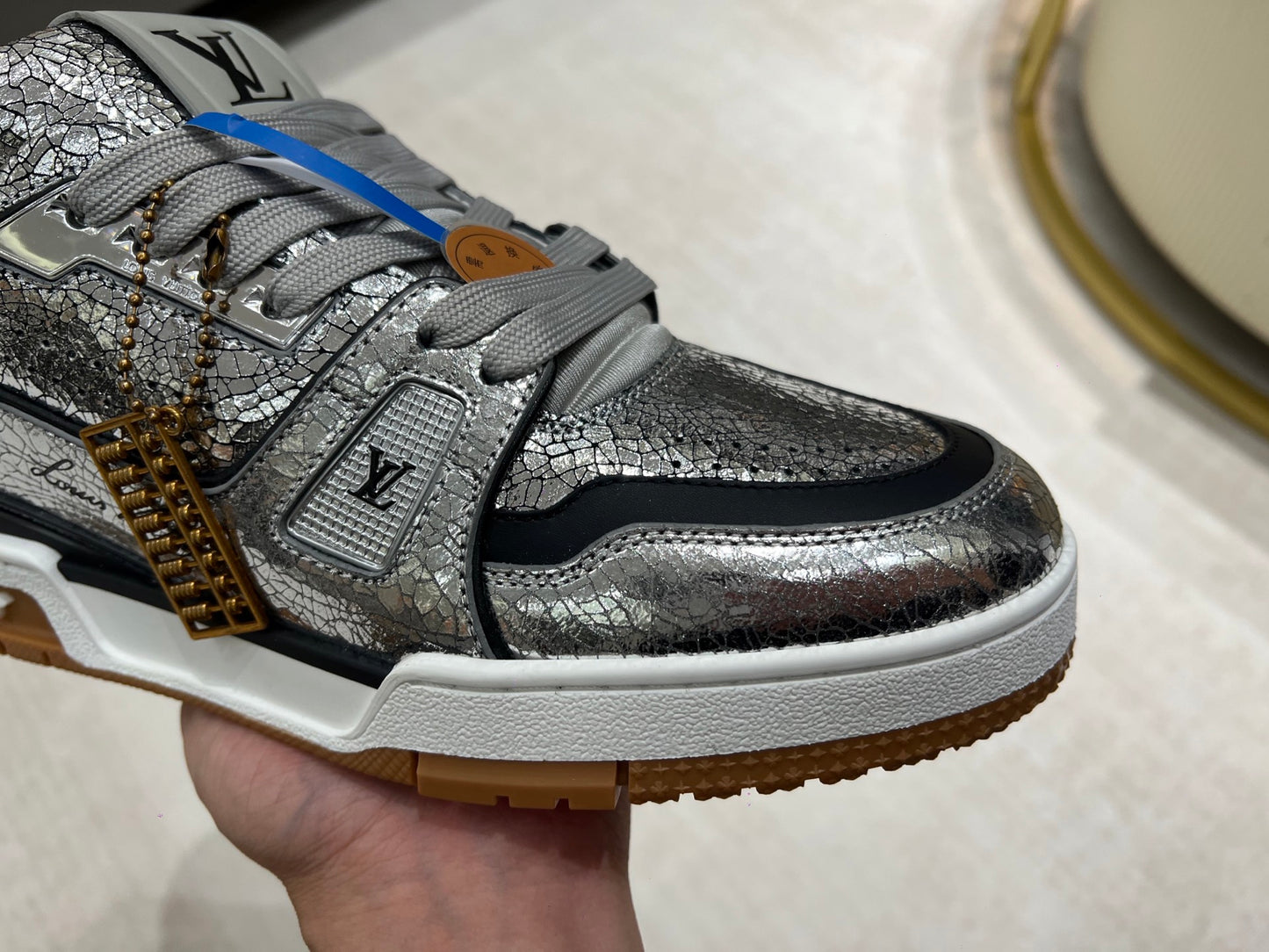 Trainer Dark Silver