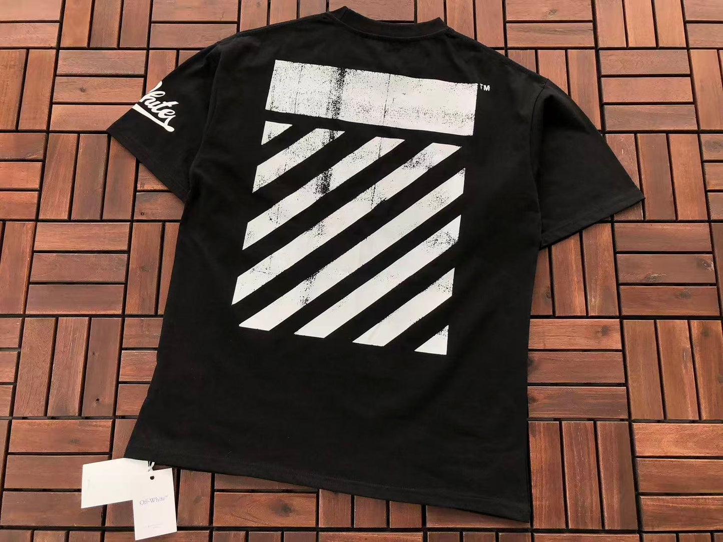 T-shirt Off