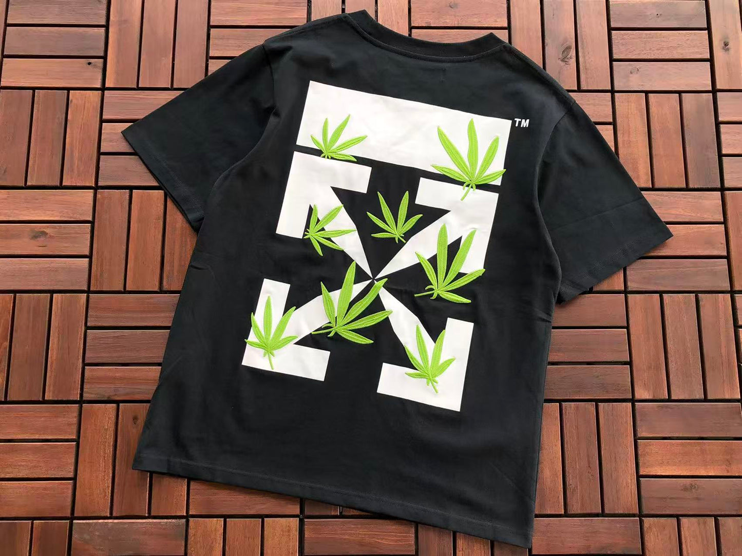 T-shirt Off