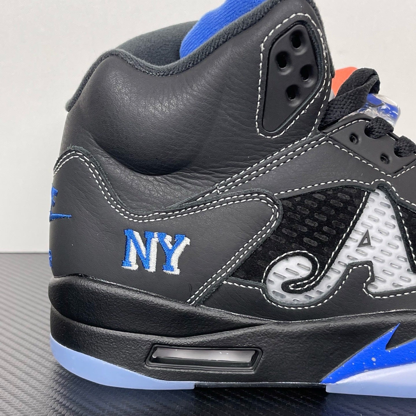 KB5 Retro Awake NY "Black"