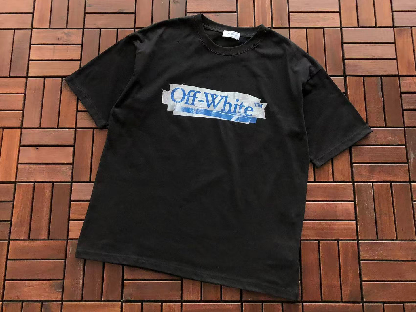 T-shirt Off