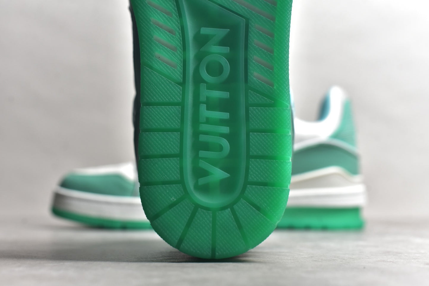 Trainer White and Green