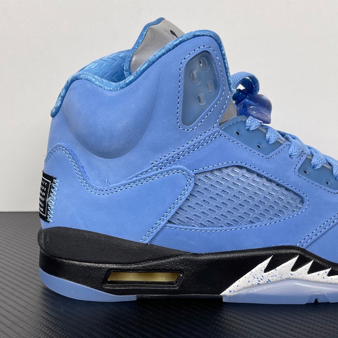 KB5 Retro UNC University Blue