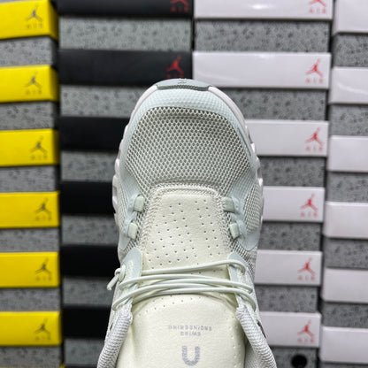Cloud 5 Ice White