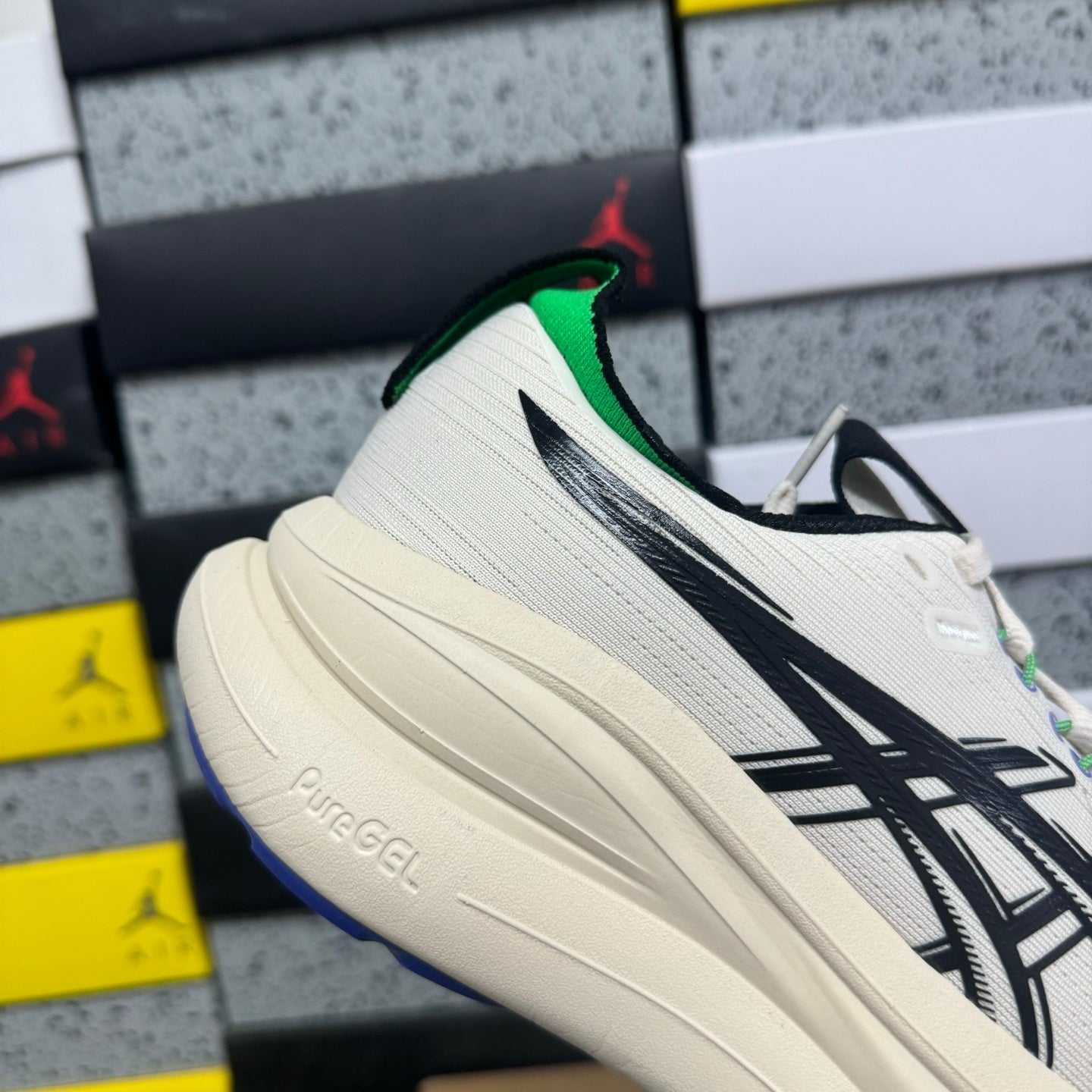 GEL-NIMBUS 28 Black/Beige
