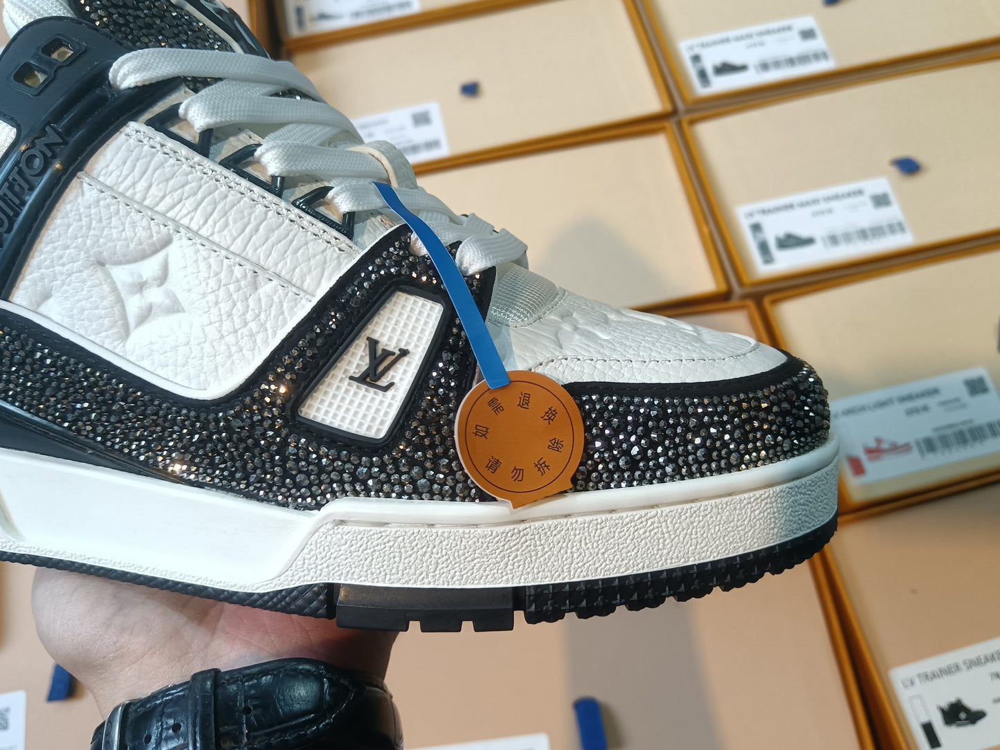 Trainer Black Crystal