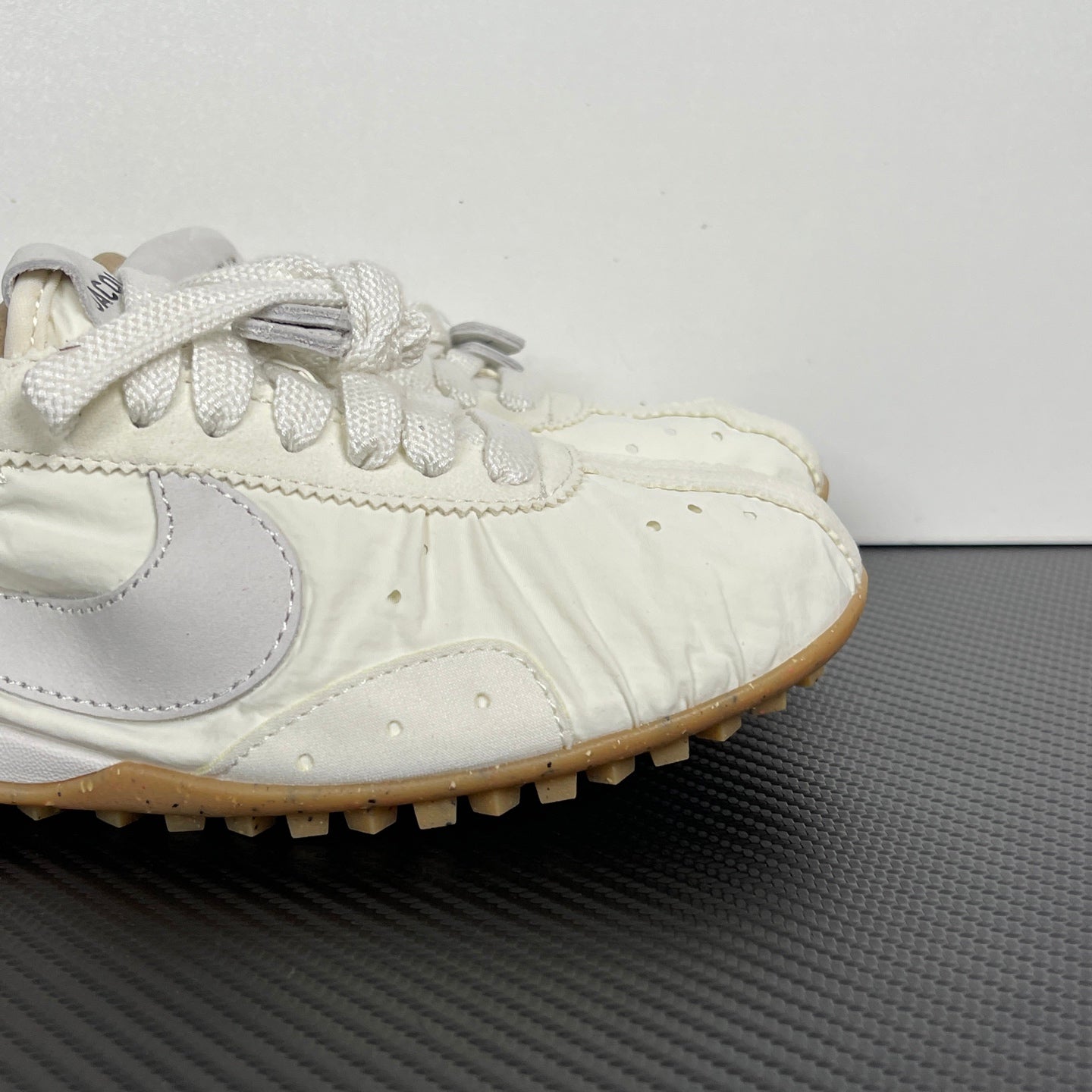 Jacquemus x Wmns Moon White