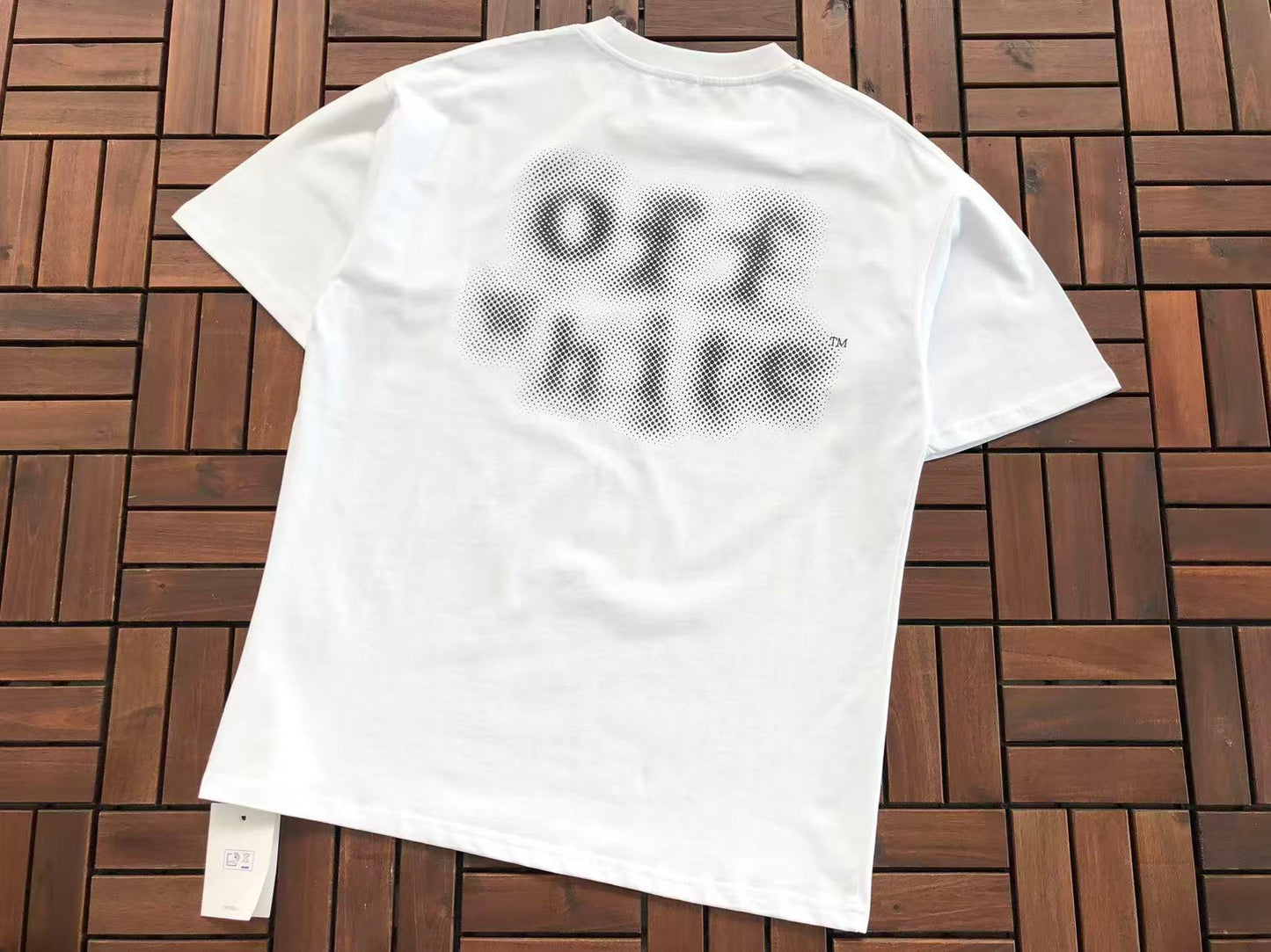 T-shirt Off