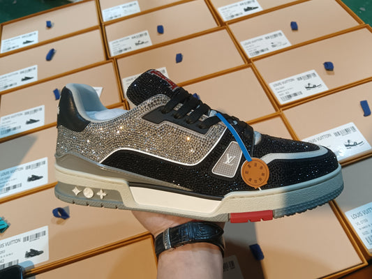 Trainer Silver and Black Crystal