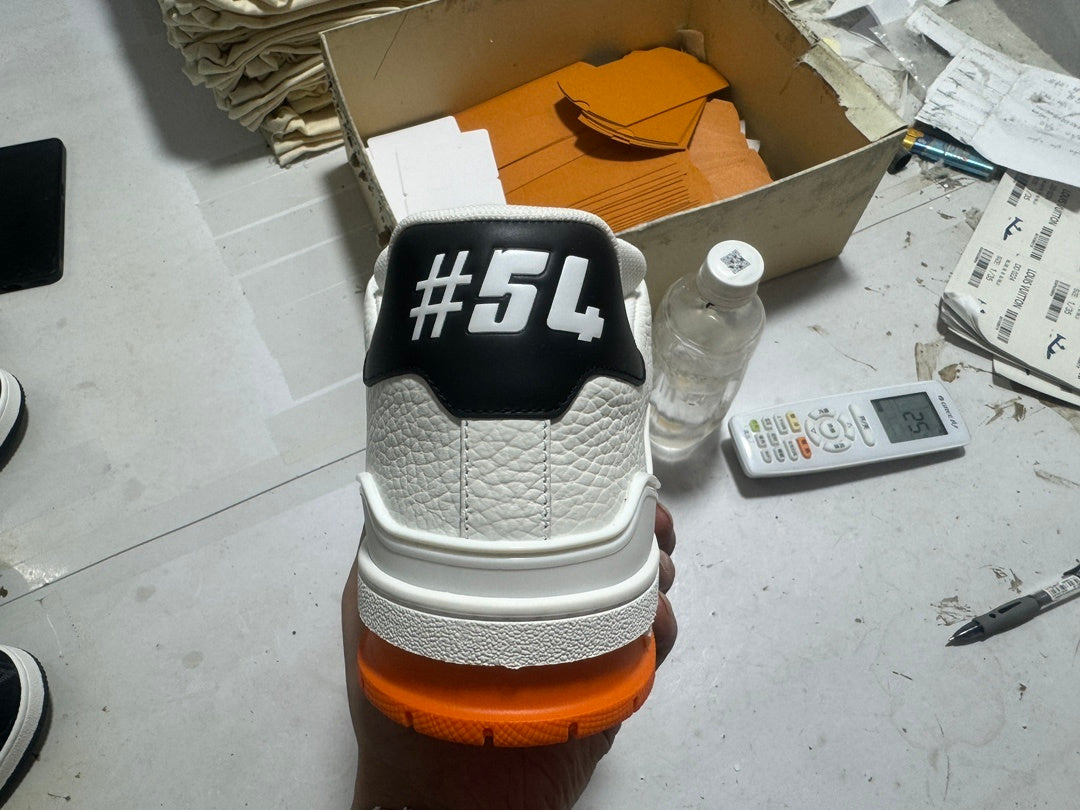 Trainer White and Orange