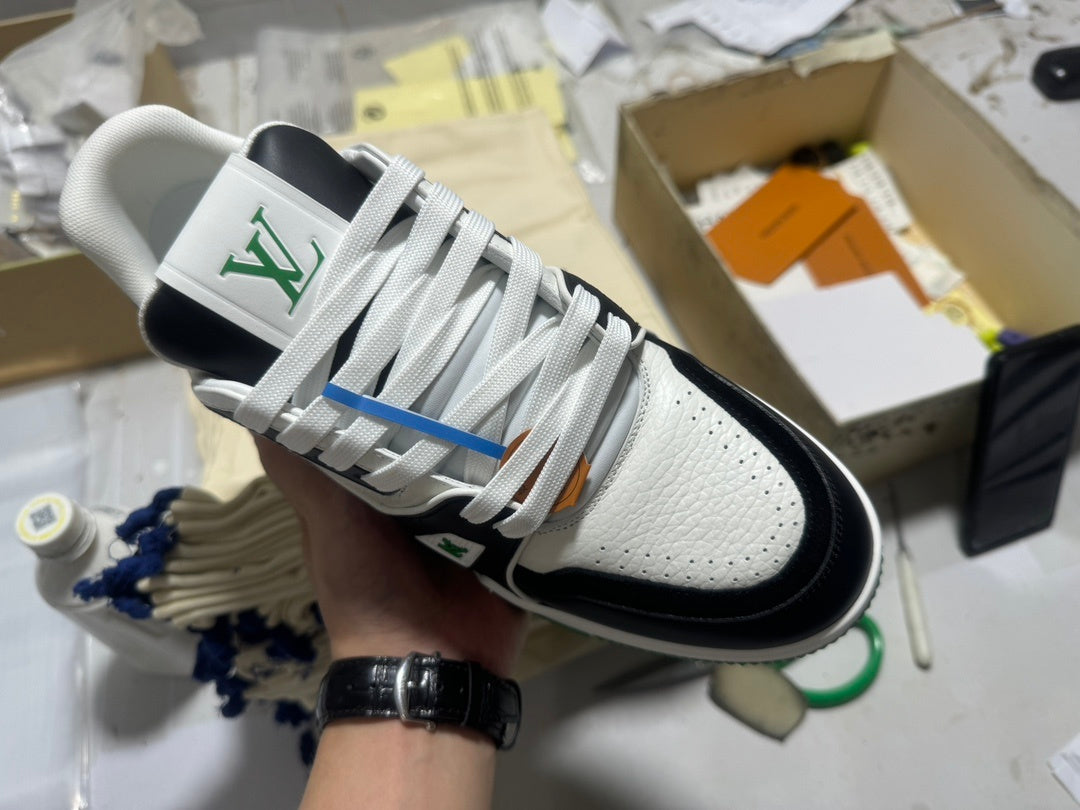 Trainer White and Green